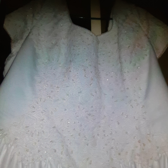 Wedding dress - Picture 2 of 15